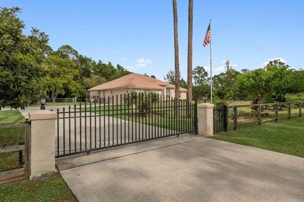 17025 84th Court N Loxahatchee FL 33470