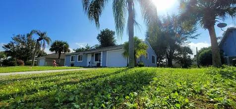 674 SW Old Briar Avenue Port St Lucie FL 34953