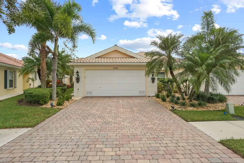 8459 SE Retreat Drive Hobe Sound FL 33455