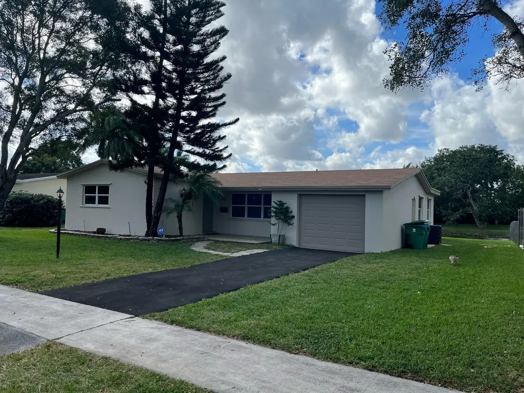 5241 SW 89th Avenue Cooper City FL 33328