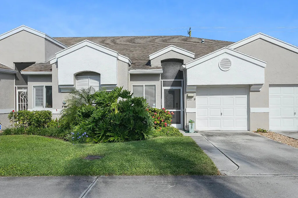 9219 Vineland Court Boca Raton FL 33496