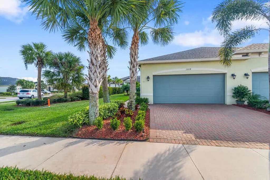 11018 SW Sunrise Lake Drive Port St Lucie FL 34987