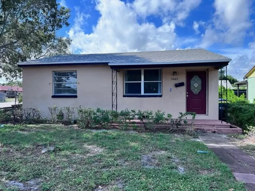 1005 N D Street Lake Worth Beach FL 33460