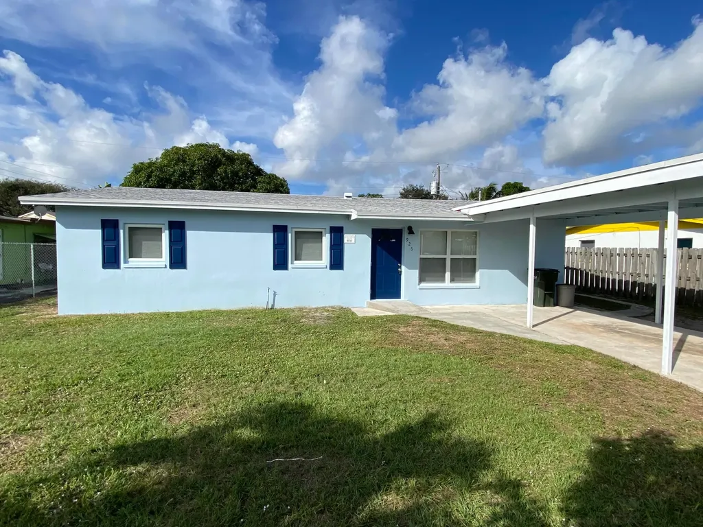 926 SW 11th Terrace Delray Beach FL 33444