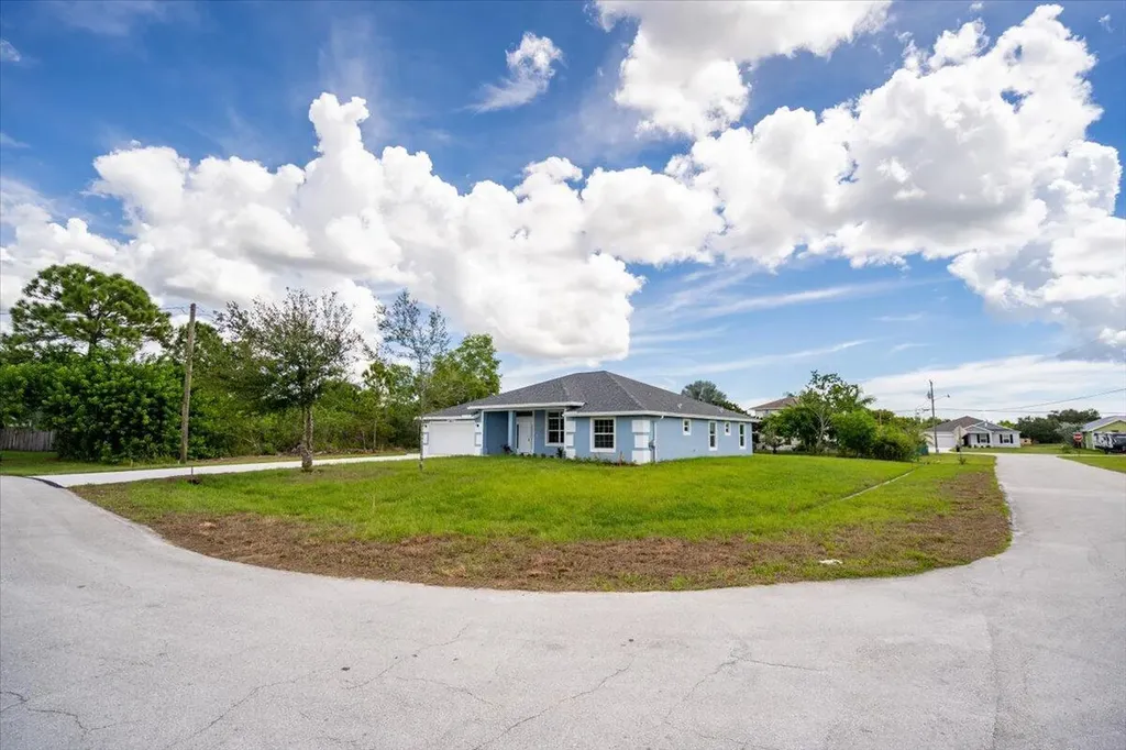 5841 NW Gabo Court Port St Lucie FL 34986