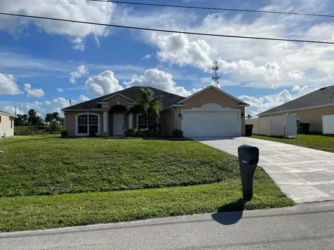 380 SW Ridgecrest Drive Port St Lucie FL 34953