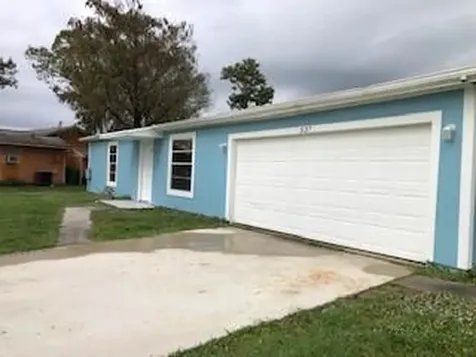 537 SE Damask Avenue Port St Lucie FL 34983