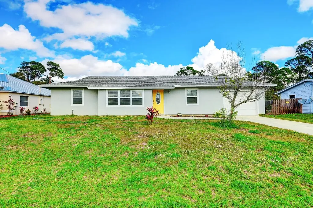 871 SW Dalton Avenue Port St Lucie FL 34953