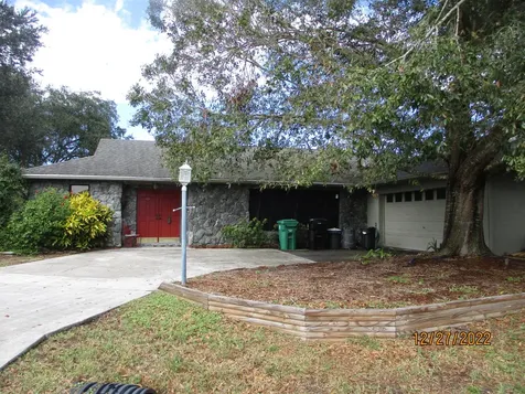 121 NE Twylite Terrace Port St Lucie FL 34983