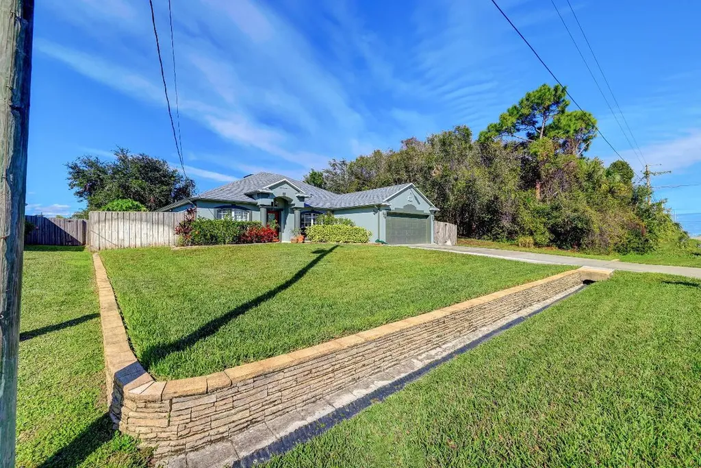 749 SW Nichols Terrace Port St Lucie FL 34953