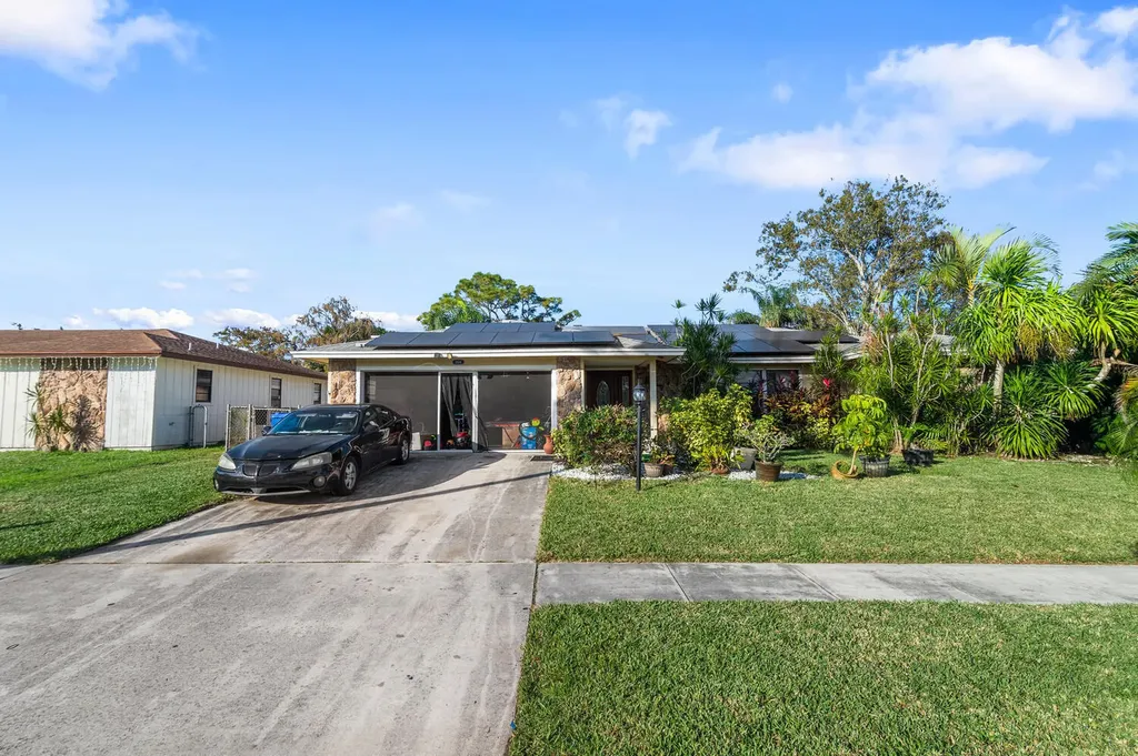 2604 Doral Way Riviera Beach FL 33407