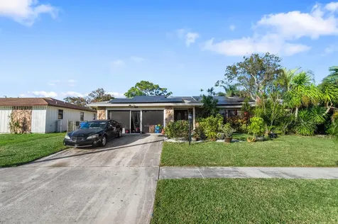 2604 Doral Way Riviera Beach FL 33407