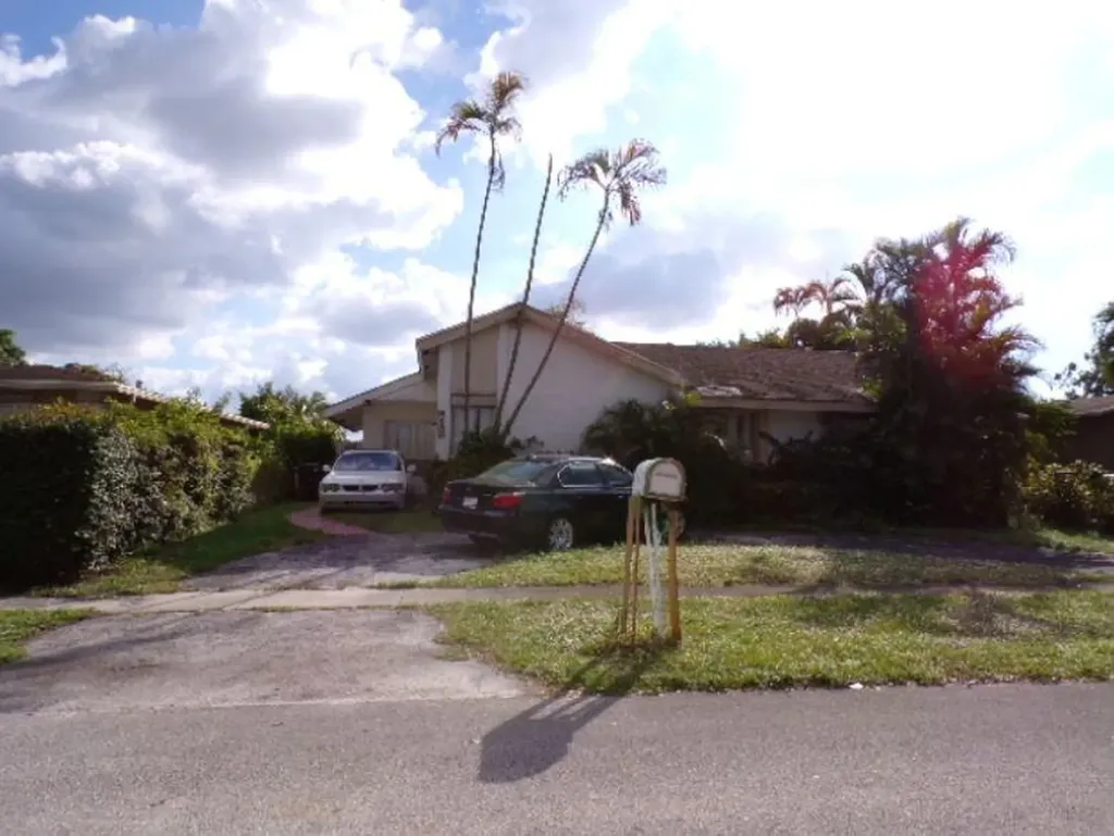 8130 SW 3rd Street North Lauderdale FL 33068