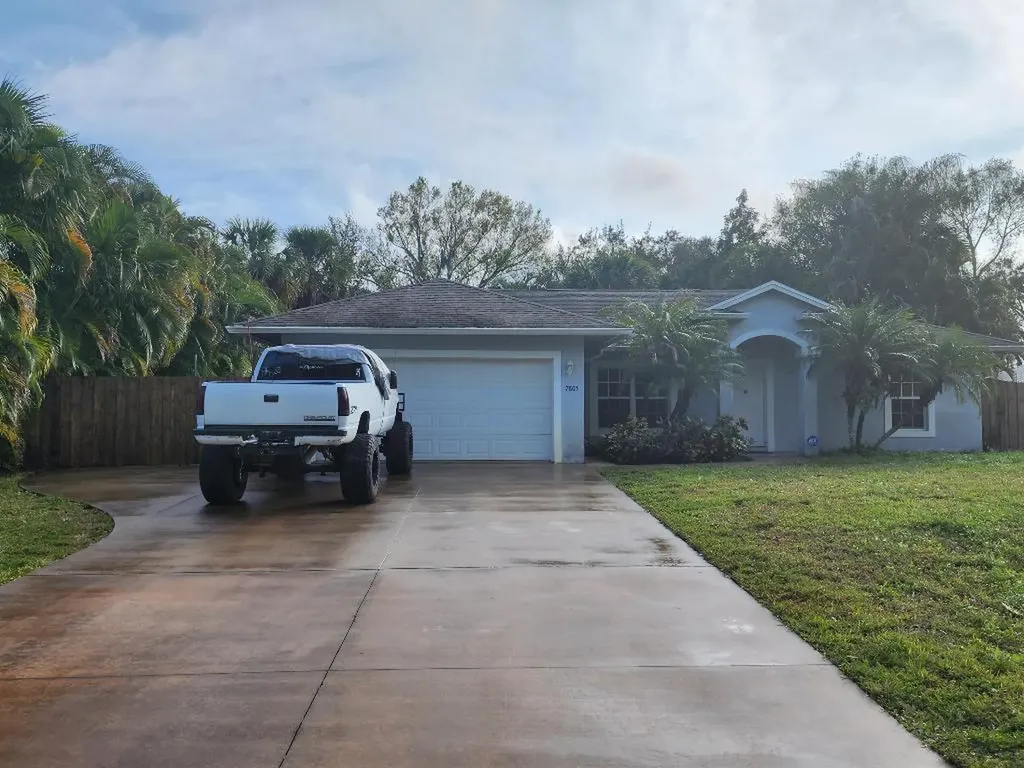 7805 Fort Walton Avenue Fort Pierce FL 34951