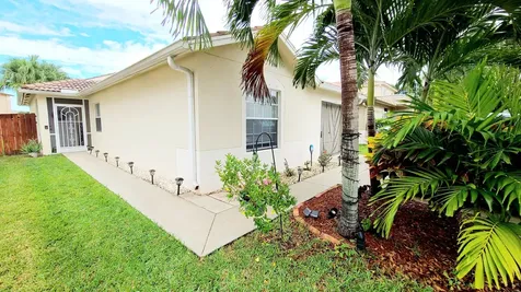 6679 Spring Garden Run Lake Worth FL 33463