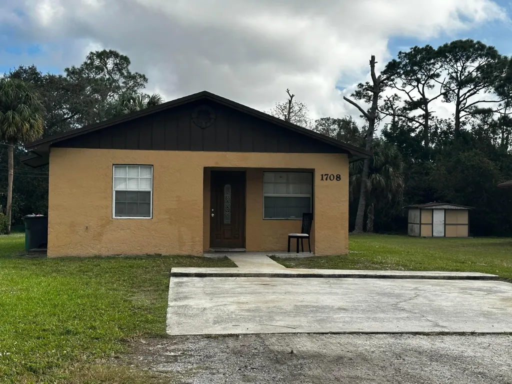1708 N 42nd Street Fort Pierce FL 34947
