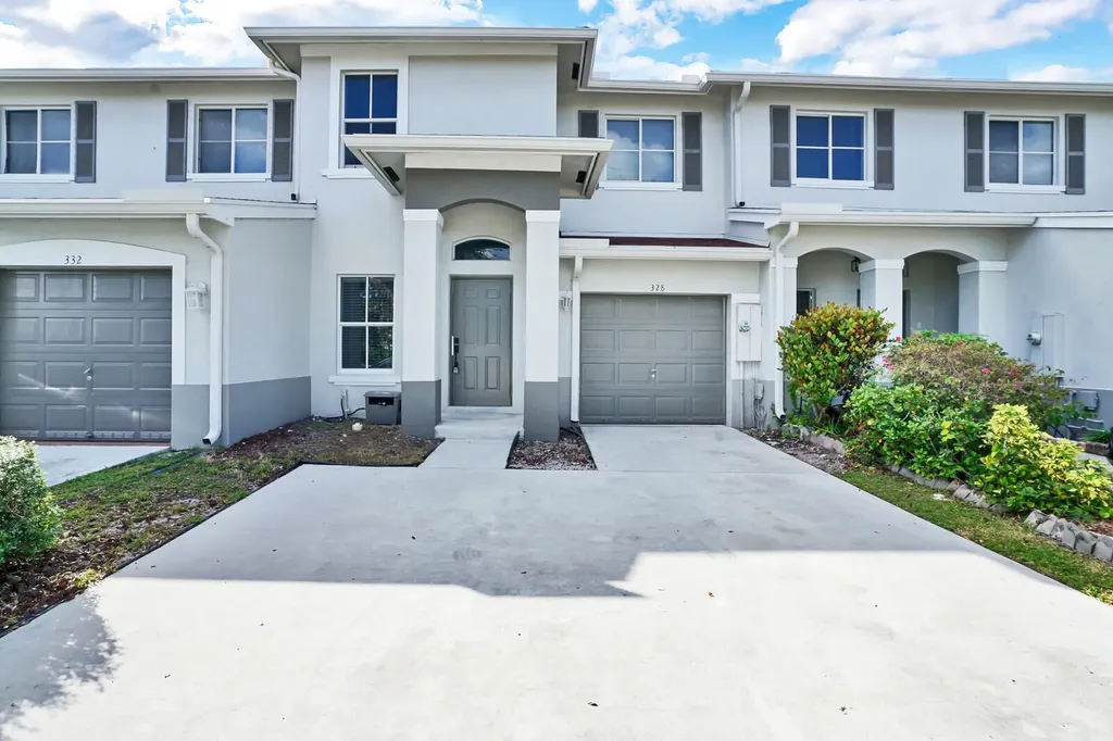 328 N Palm Villas Way Palm Springs FL 33461
