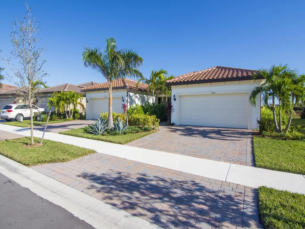 5263 Unity Square Vero Beach FL 32967