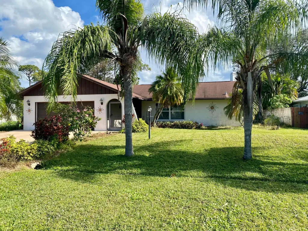 731 SE Forgal Street Port St Lucie FL 34983