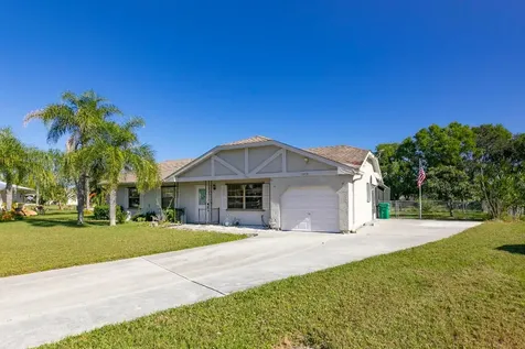 1073 SE Bethume Court Port St Lucie FL 34952
