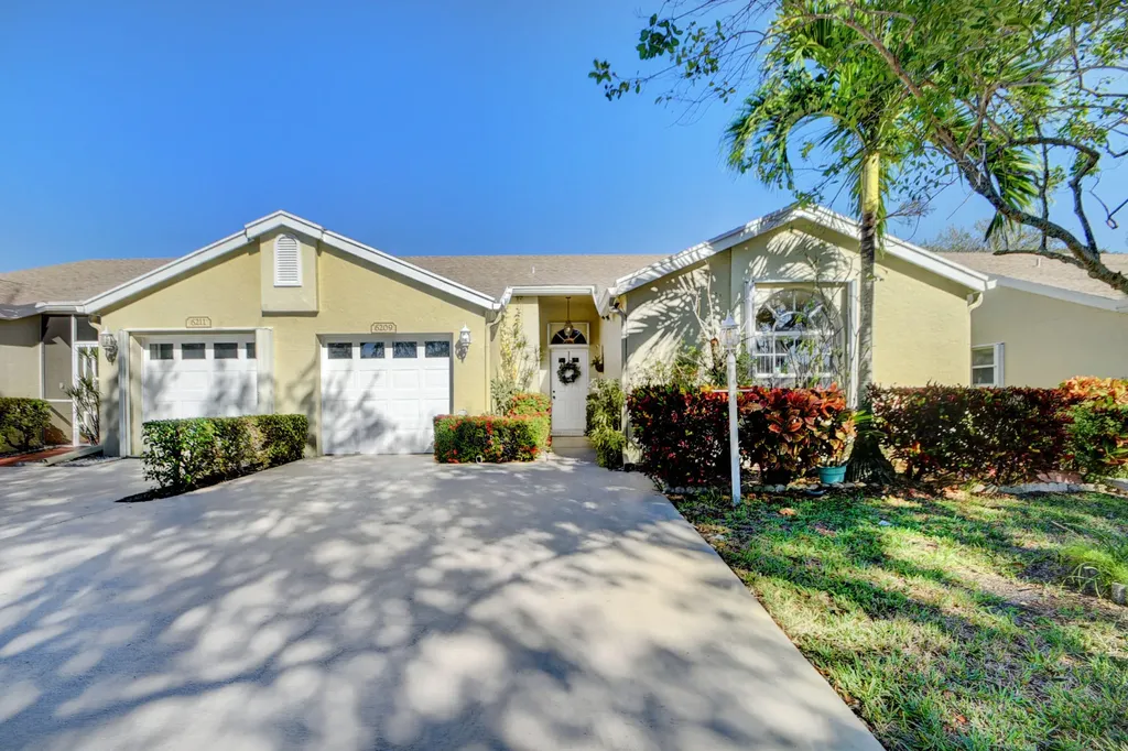 6209 Pond Tree Court Greenacres FL 33463