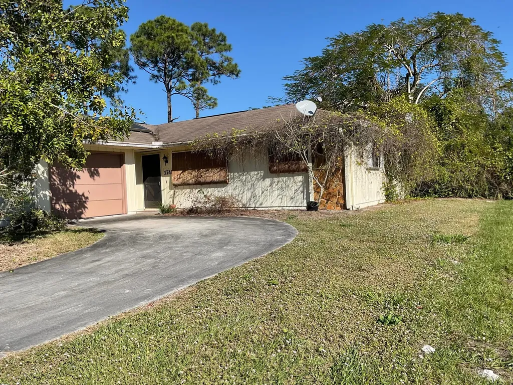 1749 SE Manth Lane Port St Lucie FL 34983