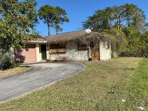 1749 SE Manth Lane Port St Lucie FL 34983