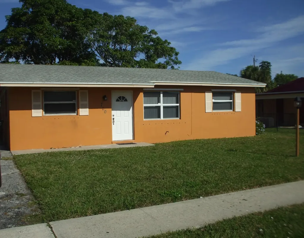700 W 35th Street Riviera Beach FL 33404