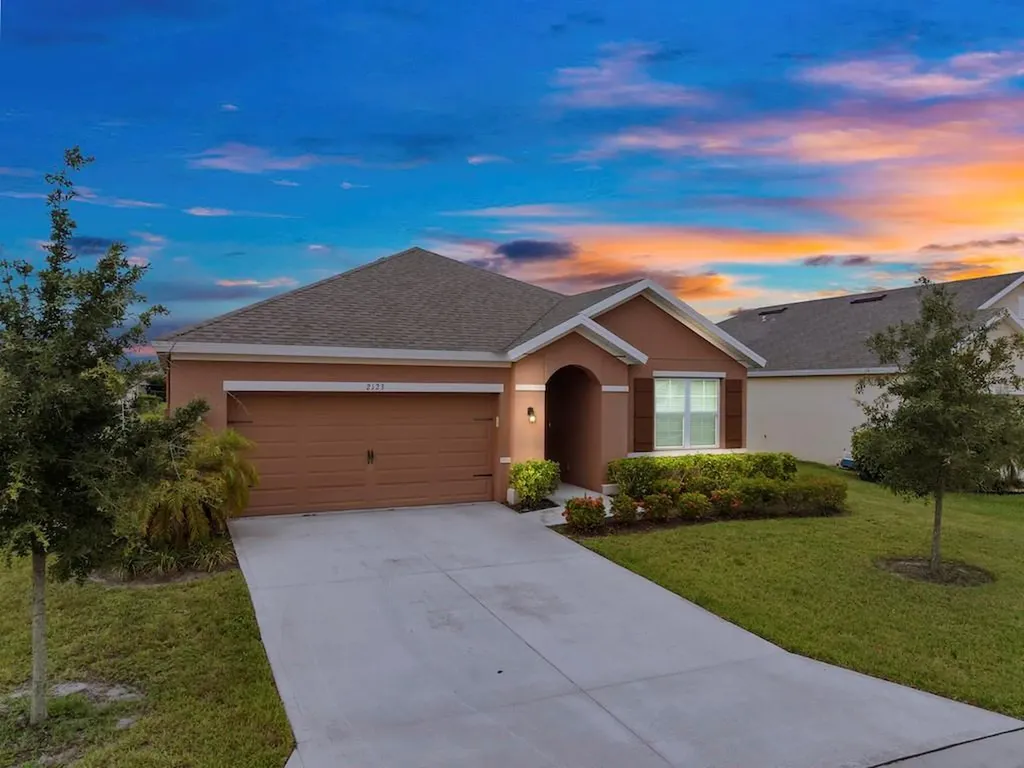 2123 Harwick Circle SW Vero Beach FL 32968