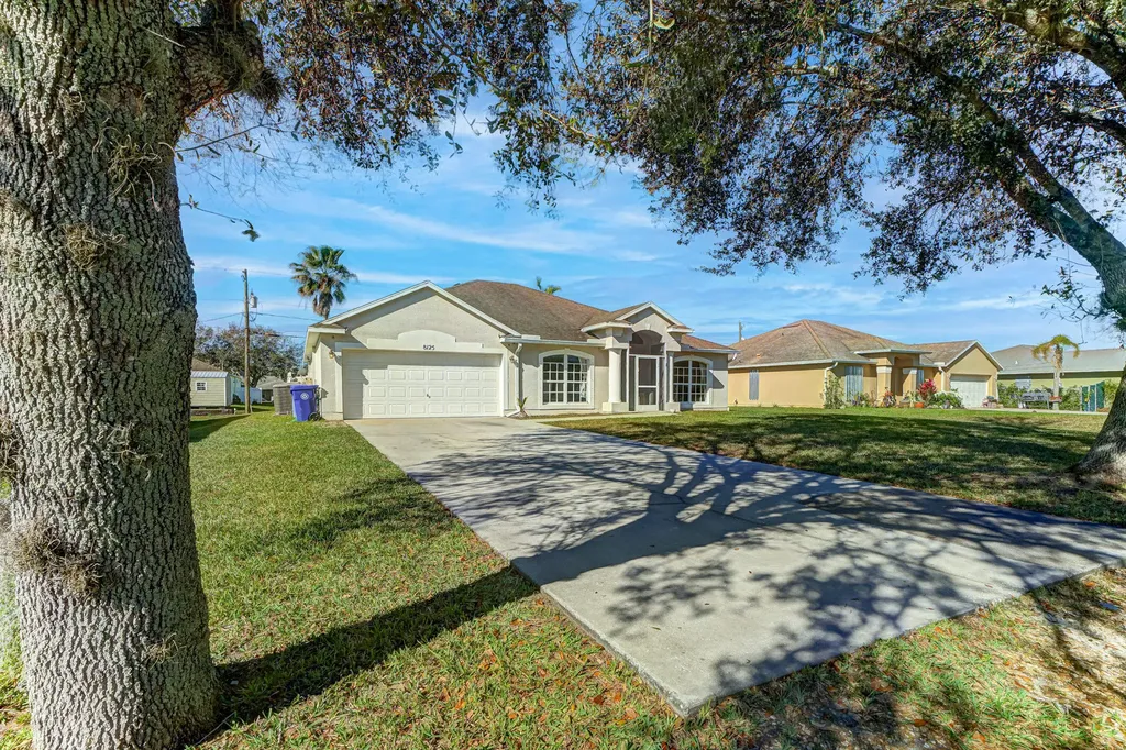 8125 102nd Avenue Vero Beach FL 32967