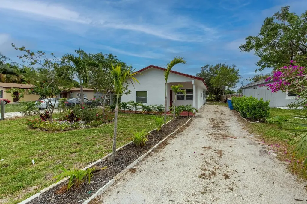 332 NW 40th Court Oakland Park FL 33309