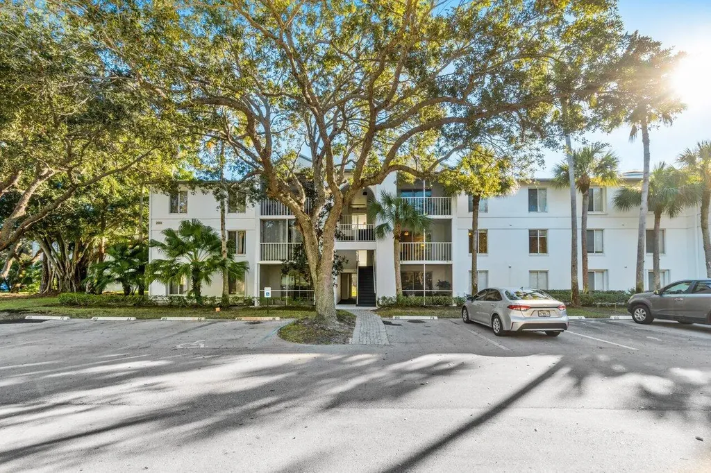 2504 SE Anchorage Cove Port St Lucie FL 34953