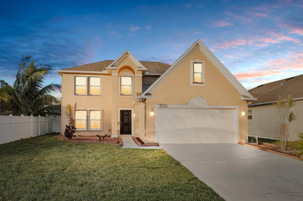 5252 NW Wisk Fern Circle Port St Lucie FL 34986