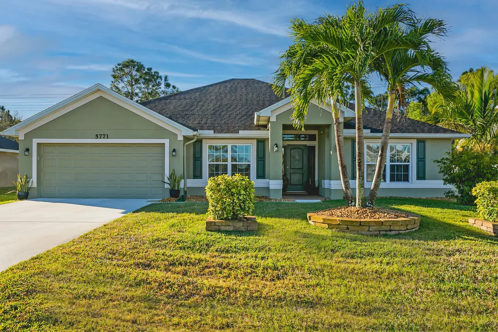 5771 NW Lynn Court Port St Lucie FL 34986