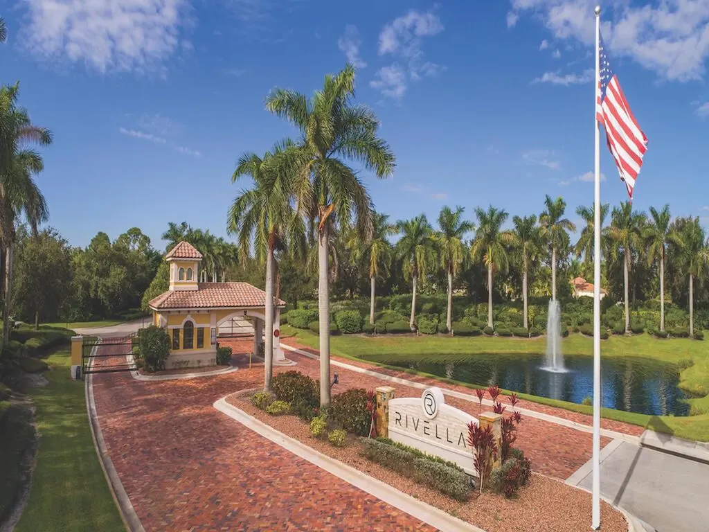 218 SE Fiore Bello Port St Lucie FL 34952