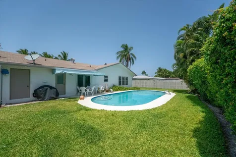 722 SW 28th Avenue Boynton Beach FL 33435
