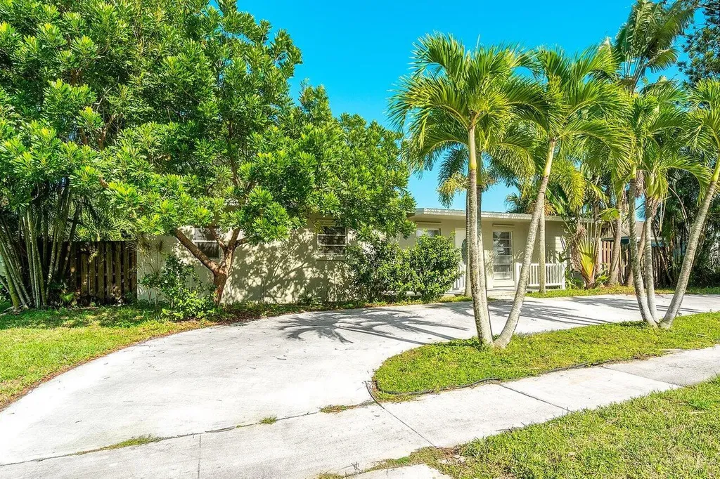 2941 SE Treasure Island Road Port St Lucie FL 34952