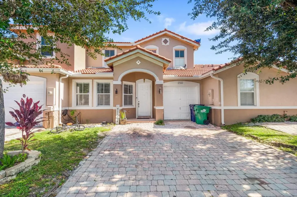 27523 SW 137th Court Homestead FL 33032