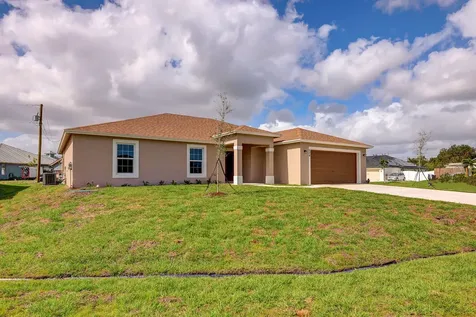 524 SW Pea Court Port St Lucie FL 34953