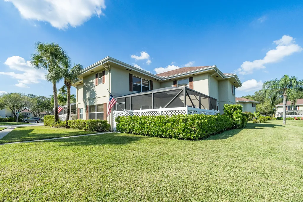14 Amherst Court Royal Palm Beach FL 33411