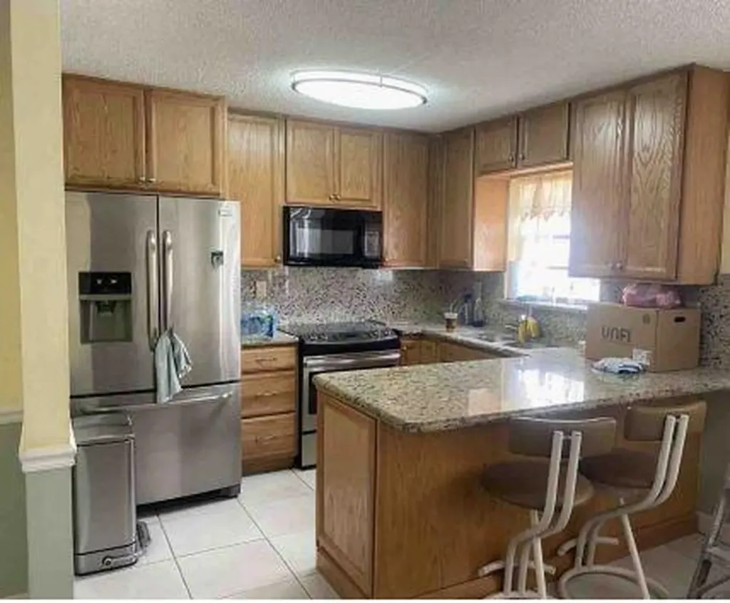 9228 SW 36th Street Miami FL 33165