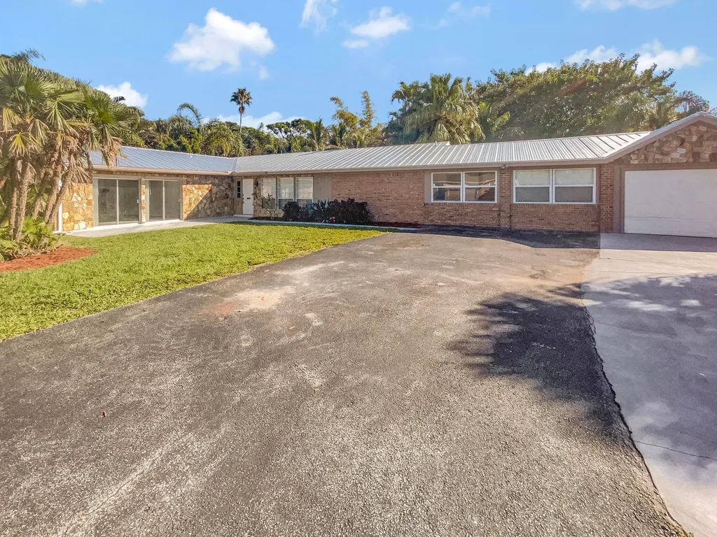 2113 SE Harlow Street Port St Lucie FL 34952