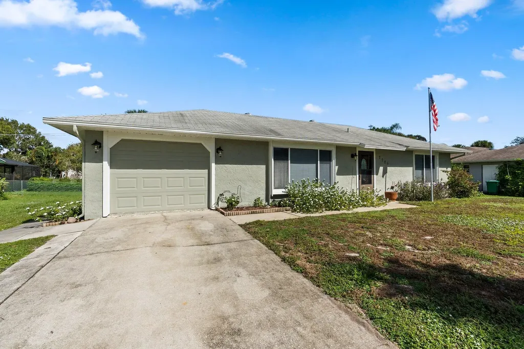 7706 Santana Avenue Fort Pierce FL 34951