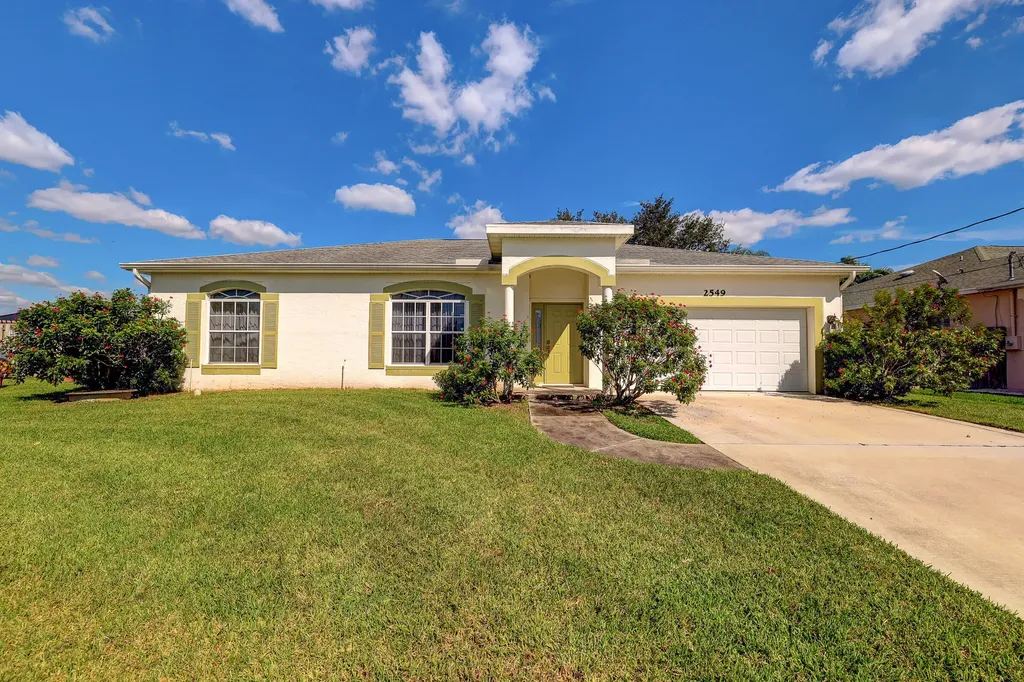 2549 SW Gabor Court Port St Lucie FL 34953