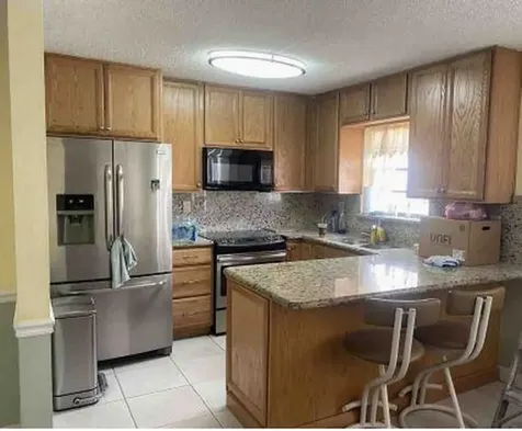 9228 SW 36th Street Miami FL 33165
