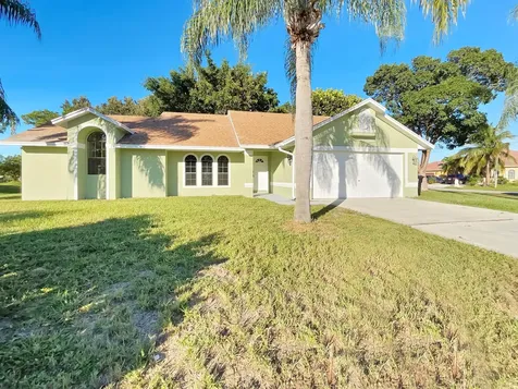 581 SW College Park Road Port St Lucie FL 34953