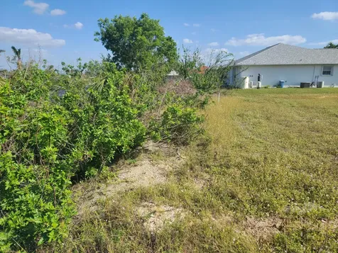 725 NW 8th Terrace Cape Coral FL 33993