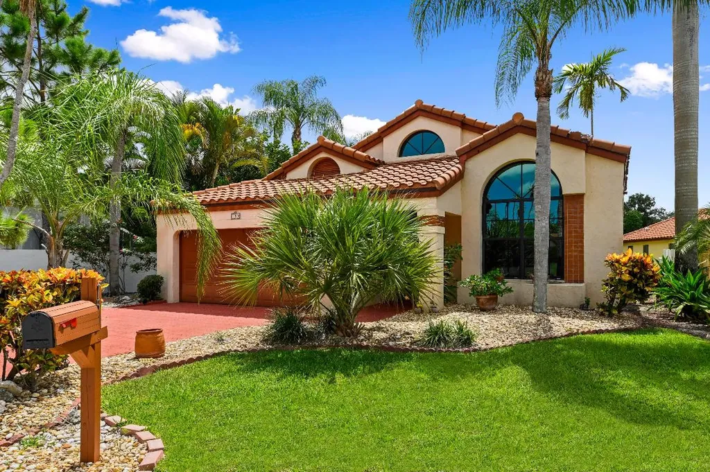 153 Island Way Greenacres FL 33413
