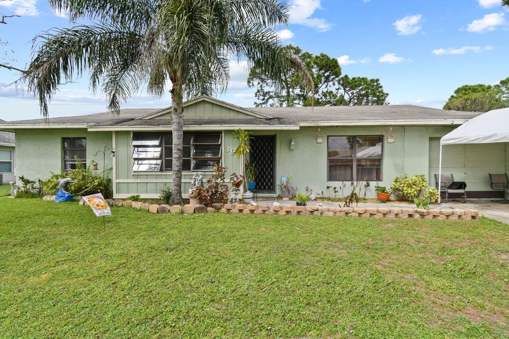 391 SE Walters Terrace Port St Lucie FL 34983