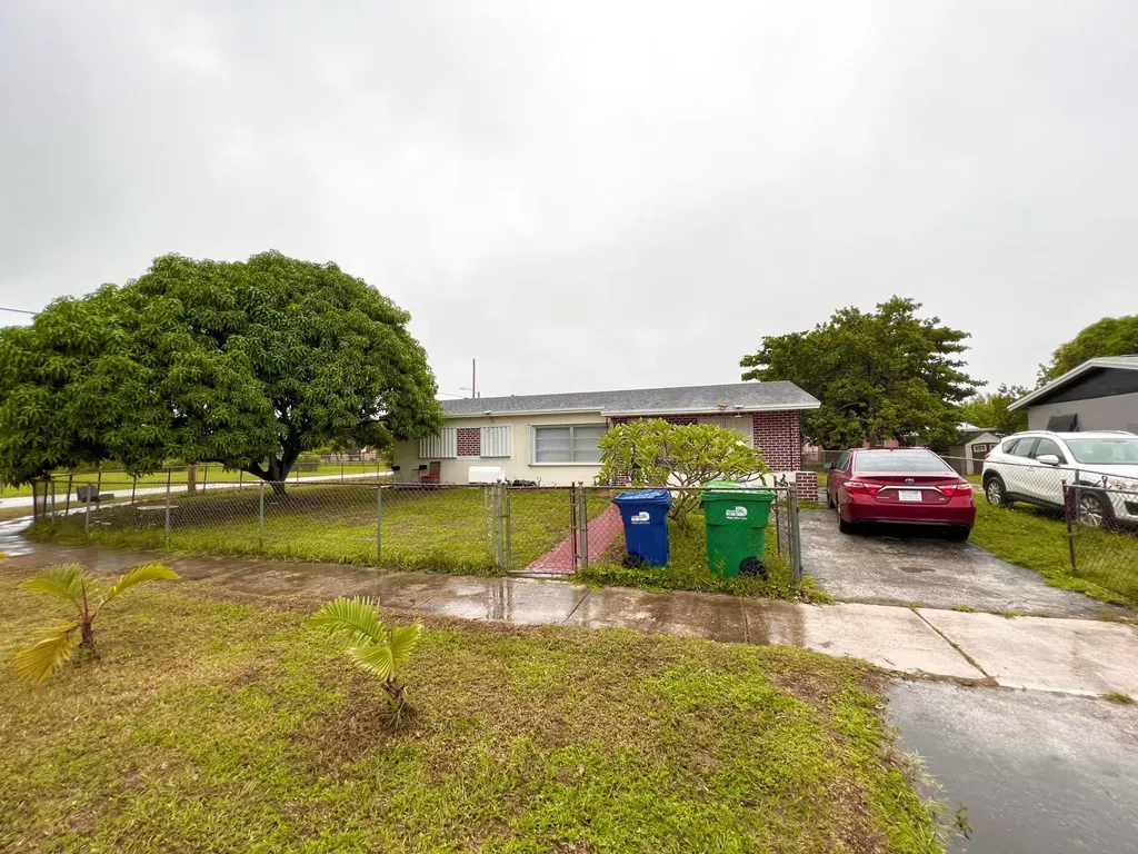 2485 NW 176th Terrace Miami Gardens FL 33056